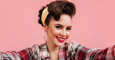 6 Revived ’80s Hairstyles for Women To Try In 2023 (1)